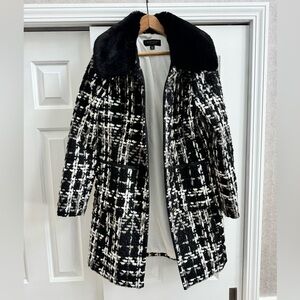 Laundry medium for color coat